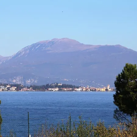 Ferienwohnung Antico Borgo Desenzano del Garda Exterior foto